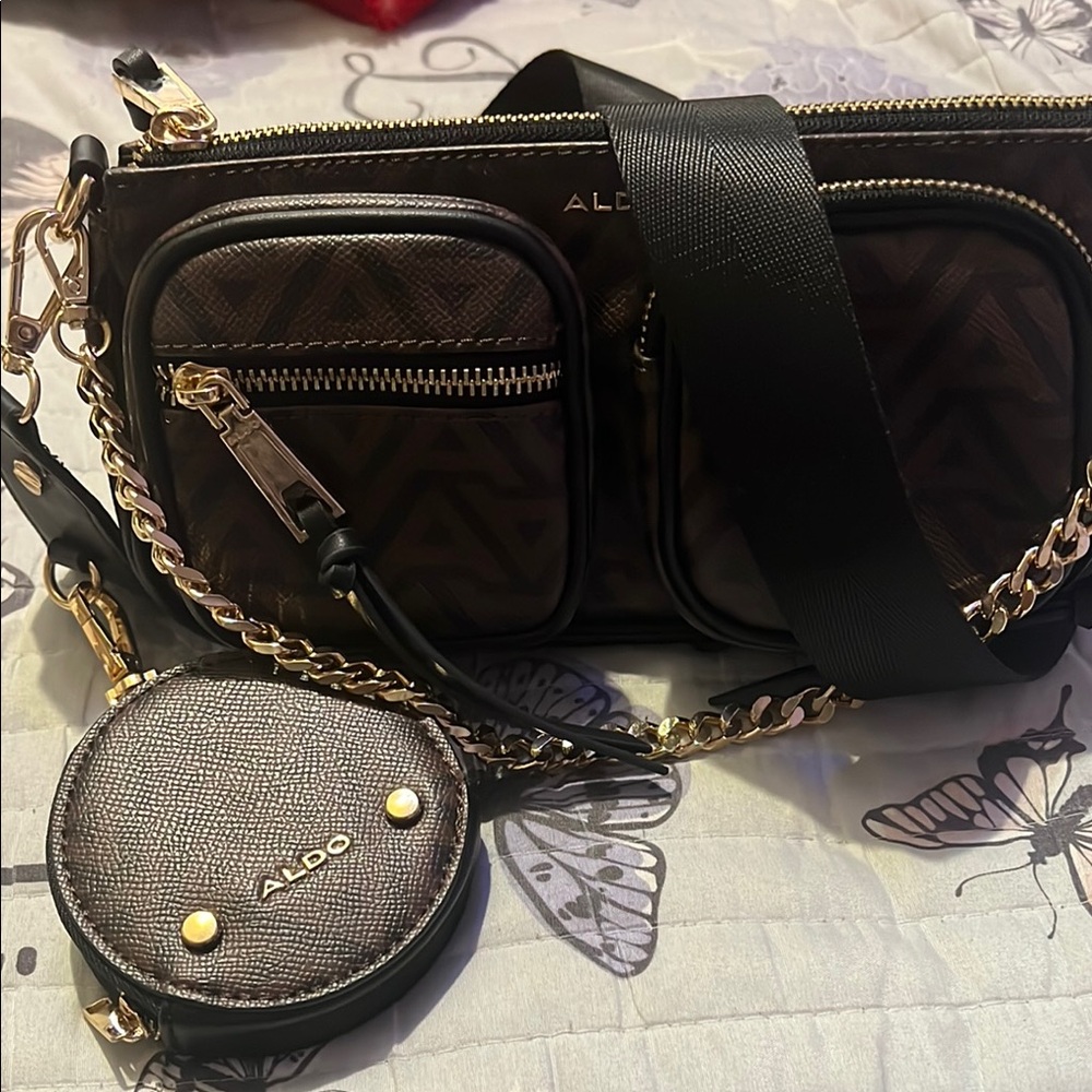 Aldo Black and Gold Women's Bag